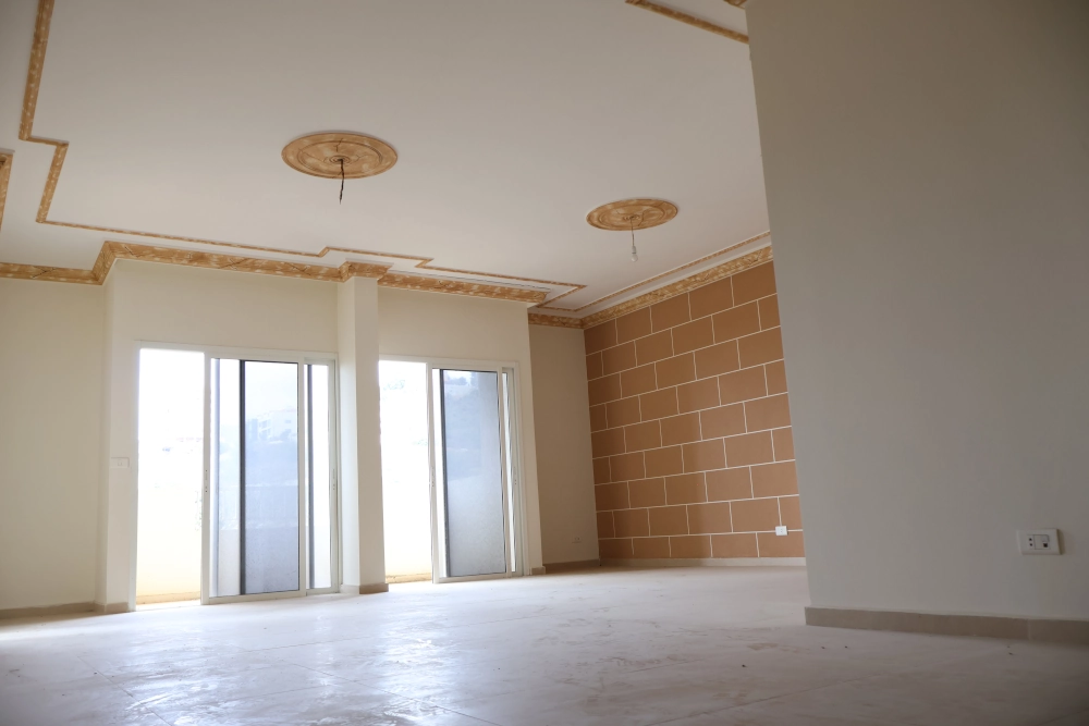 FRONTLINEREALTY_030-4